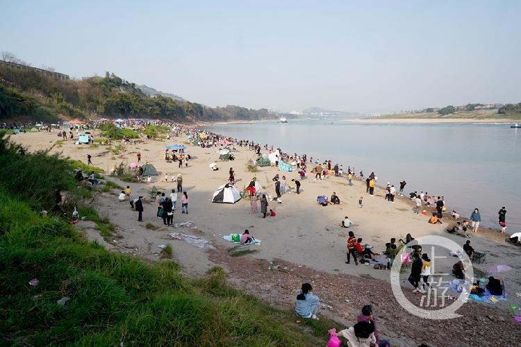 寻找重庆最美春天 | 来大渡口牛栏坝享受阳光沙滩 市民打卡热火朝天