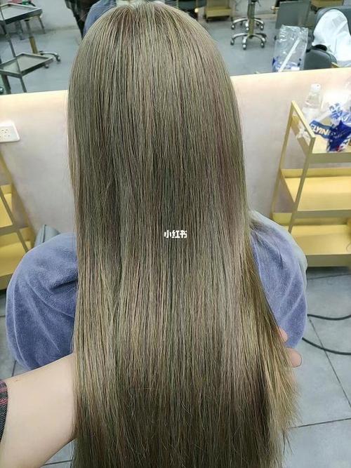 推荐显白发色,出门被问n多次,青木亚麻色,染头发一定要尝试一下这个