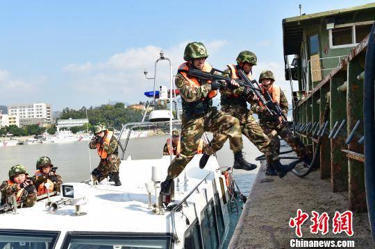 福建海警总队近日在福州召开全省海警队伍2018年度军事业务训练暨百日