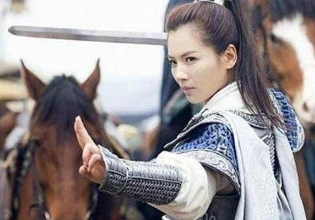 刘亦菲一直被大家称之为"神仙姐姐",因她有着以清冷无瑕的气质.