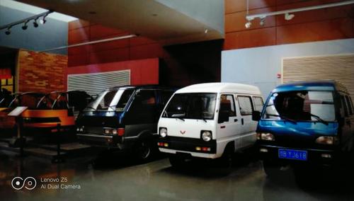 90年代初,柳州微型汽车厂五菱牌微型车.