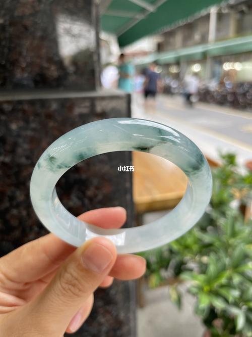 冰飘兰花正圈翡翠手镯_翡翠手镯_平洲玉器街自由行热门攻略_玉器_时尚
