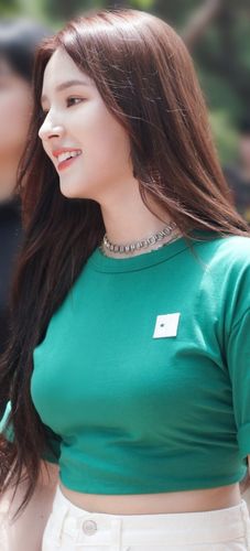 4k手机竖屏分辨率1080x2376李承利nancy户外写真壁纸