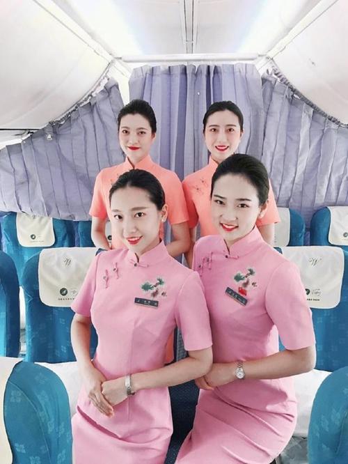 「国内航空服赏析」中国南方航空空姐制服温