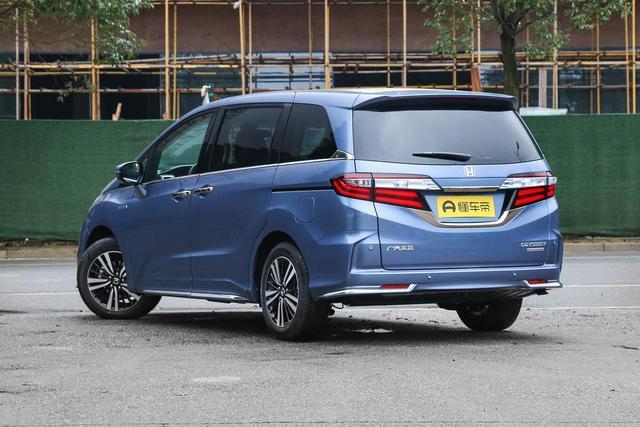 2021款的奥德赛搭载了两种不同的发动机,最低配版本是2020款2