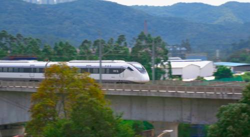 广东城际铁路运营有限公司优化广清城际,广州东环城际列车运行图,并将