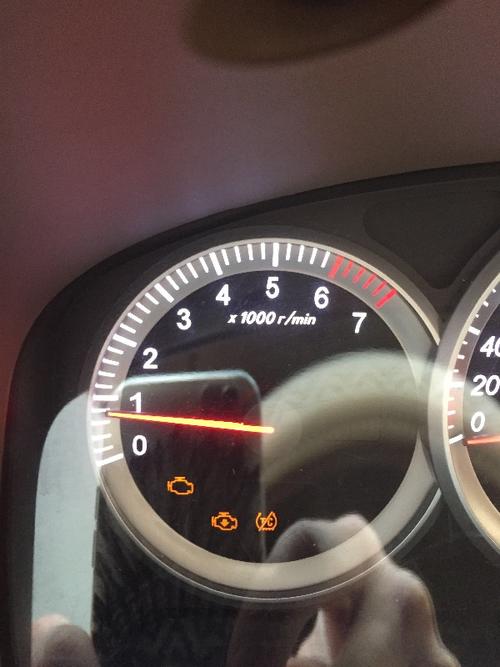 别克09款老君越2.4l开车途中仪表盘亮三个故障灯, 1,发动机故障灯; 2