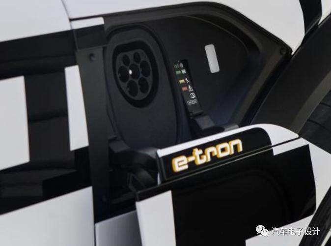 2)直流充电    配合150-kw 的充电桩,奥迪 e-tron suv 能够在 30 分钟