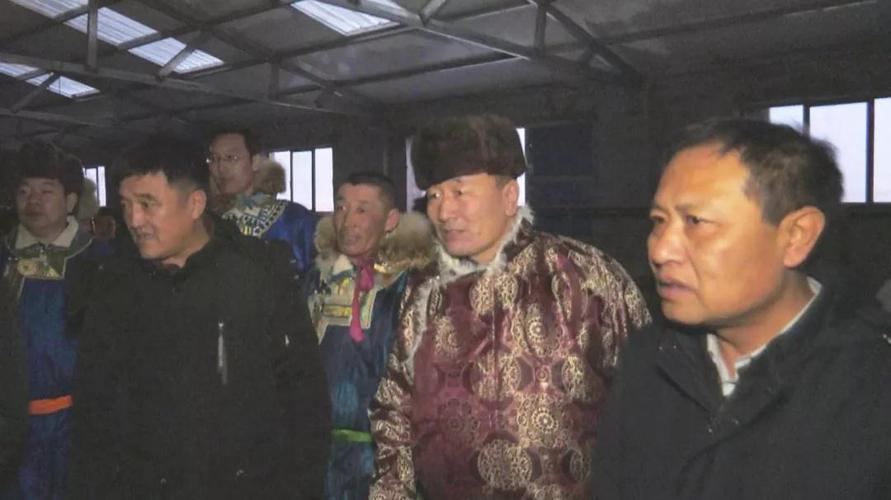 西乌旗四大班子领导春节前夕深入牧区走访慰问_西乌珠