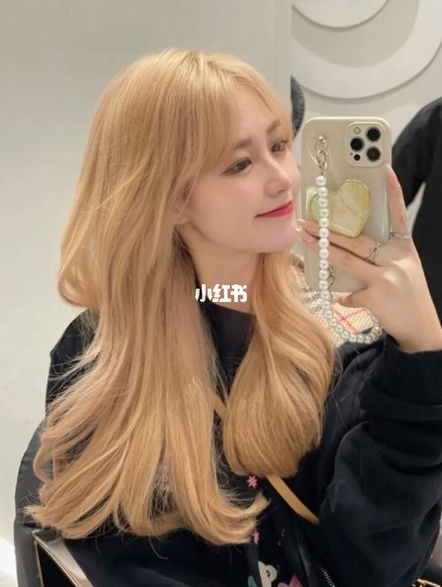 砂沙金色|染完头发也太显白了吧_发色_显白_发型_奶茶_染发_理发店