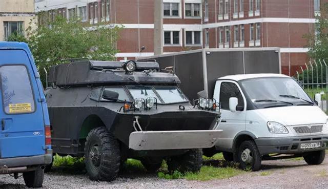 战斗民族有多硬核装甲车一改就当房车连洋娃娃也是军工制造