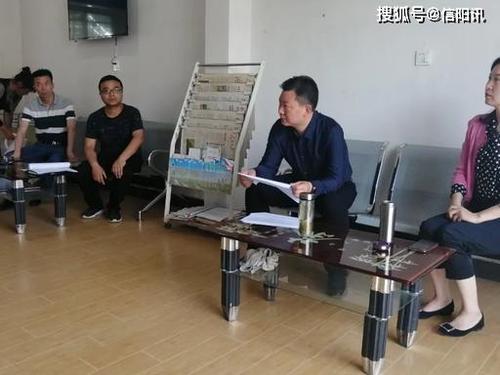 黄永林到新县吴陈河镇,卡房乡调研指导基层党建和脱贫