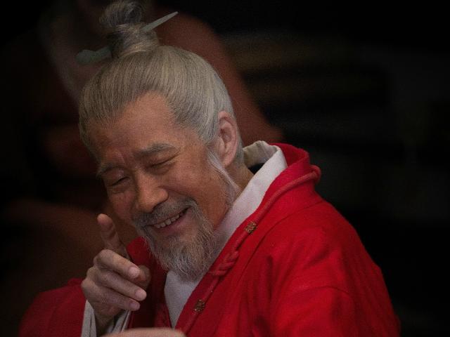 老戏骨出演的古装戏,有望超过《清平乐》,剧中的皇帝比王凯帅