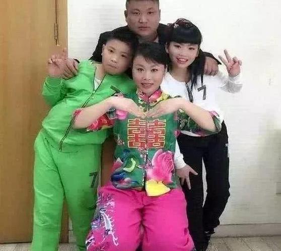 娱乐 娱乐盘点 > 内容页  挣钱之后的她也是高调了起来,豪车豪宅的都