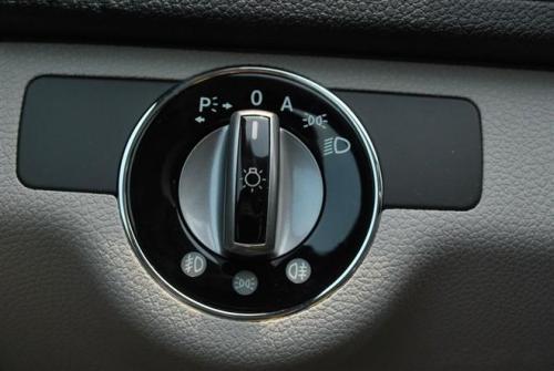 奔驰大灯开关调节的地方有个p哪是干嘛