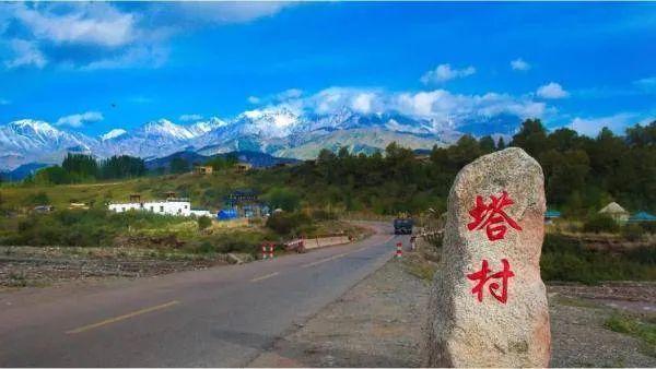 新和县加依村是 新疆极富地方民族特色的 民间手工乐器制作传承地 被