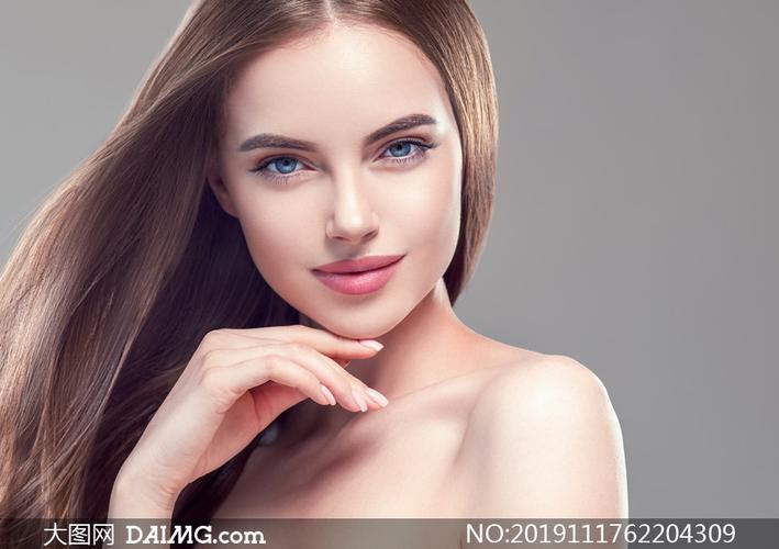 白皙皮肤秀发美女人物摄影高清图片