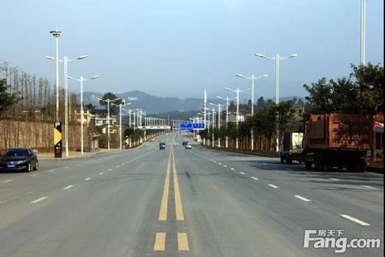 碧桂园江畔豪庭 > 楼盘动态   六纵 即南北走向道路,分别为龙凤大道