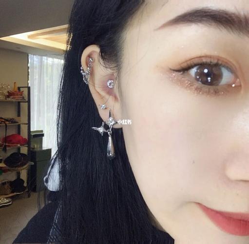 超级喜欢这几个耳洞的位置97_耳洞_耳骨_时尚_时尚