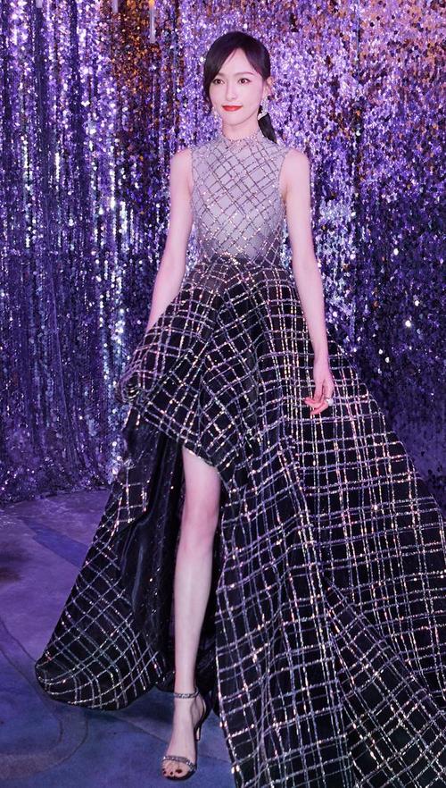 唐嫣为了秀腿细把裙子刻意剪短34不怕别的女星嫉妒吗