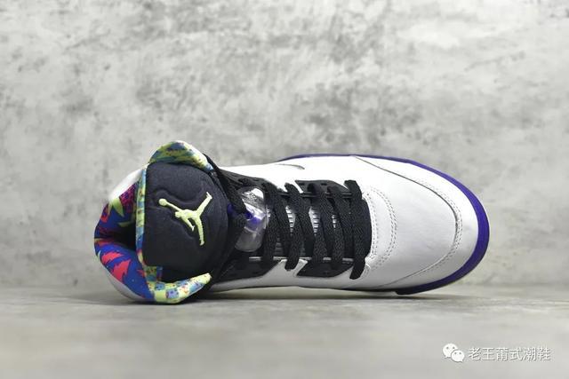aj5新鲜王子开箱!鞋身不仅有辨识度还符合乔丹霸气迅猛的球风