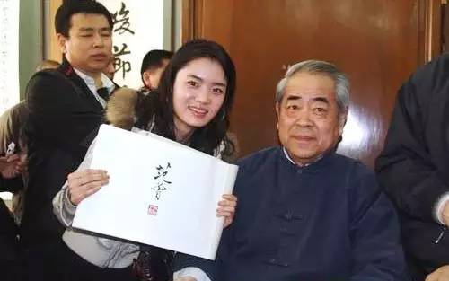 范曾研习书法几十年,写到这种水平,令人吃惊!