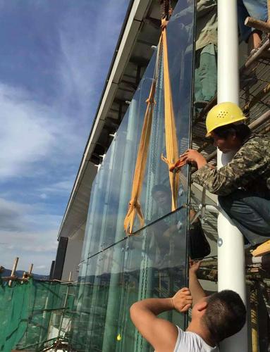 隐框及半隐框玻璃幕墙安装工艺