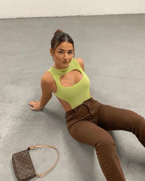 爱尔兰健身辣妹,小麦色的皮肤和性感的身材,让她圈粉无数