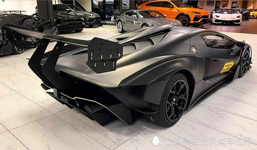 首辆兰博基尼essenza scv12超级跑车在瑞士交付