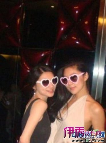 谢贤女友coco私房美照曝光 "老夫少妻"依旧恩爱