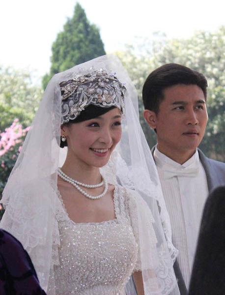 《新京华烟云》剧照曝光 李曼造型百变展千娇百媚