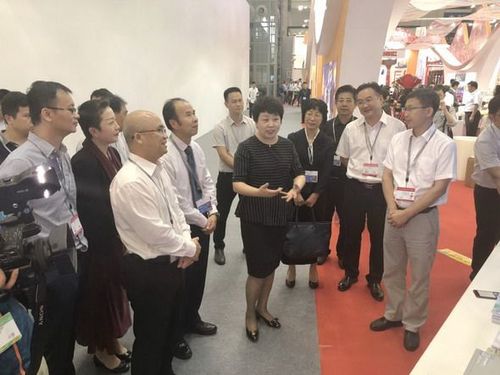 自治区党委常委,宣传部部长范晓莉赞赏广西广电网络公司在深圳文博会