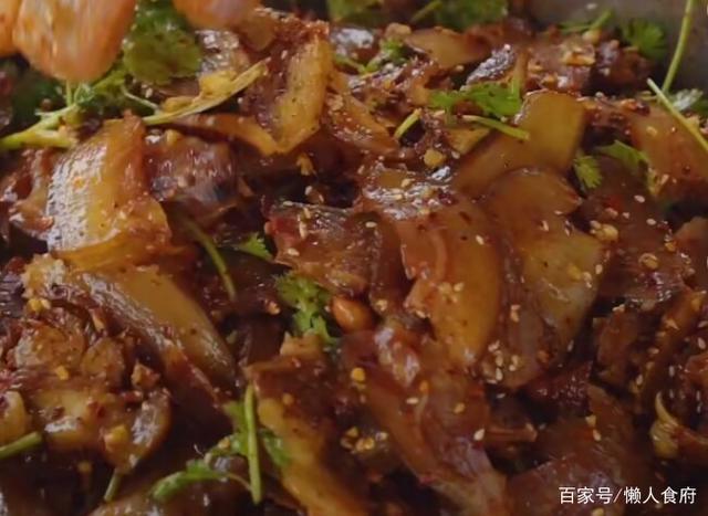 那么热的天气,怎么能少了这一道"凉拌牛头肉",鲜香