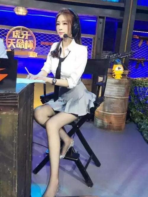 虎牙解说小熊直播关美颜滤镜人气没跌反而涨了70多万