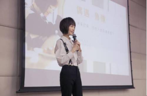 鲁豫:每个人都有追逐自己梦想的权利_郑州创世纪高考