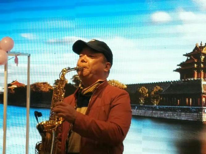 萨克斯师傅吹奏京剧《打虎上山》!