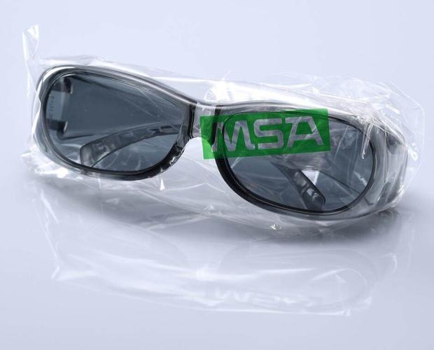 眼镜防护近视飞溅防风防紫外线眼镜片防雾