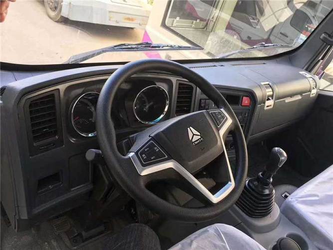 重汽豪沃4.2米冷藏车实拍图_生产厂家-图片-资质齐全