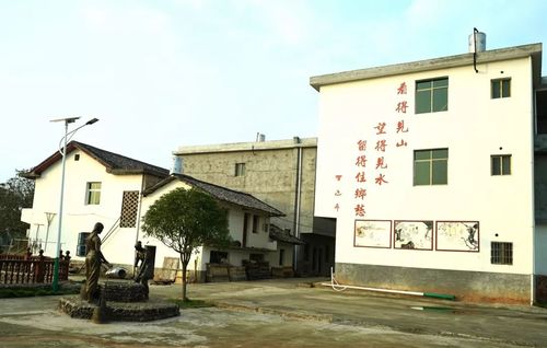 data-lemmaid="9044089">田心镇 /a>,西接万载县的三兴镇, a target="