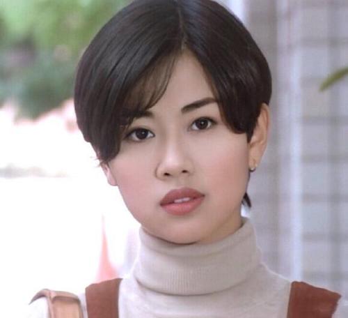 尤其是陈松伶的短发造型,精致干练,就连现在也有很多的年轻人剪成这样