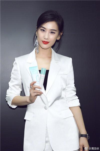 黄圣依广告代言代言费内部报价黄圣依肖像代言多黄圣依经纪人电话多少