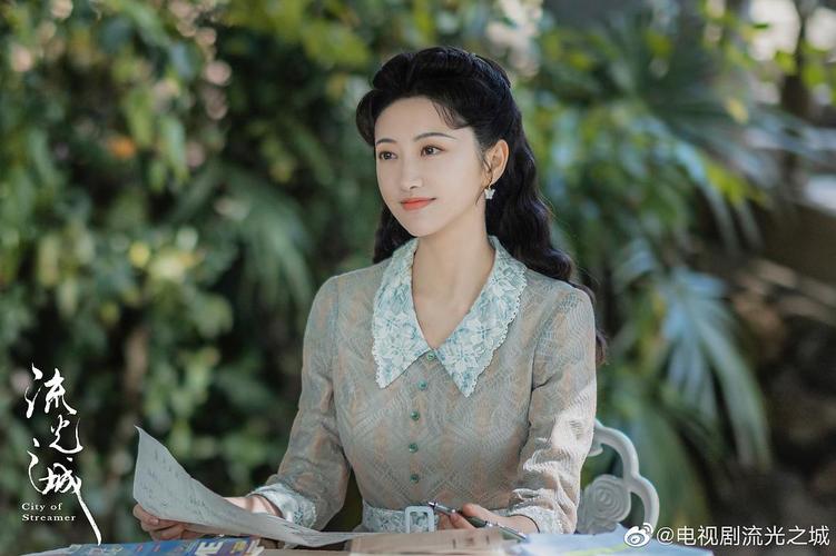 妈呀流光之城的最大boss容定坤,居然是邢佳栋演的.