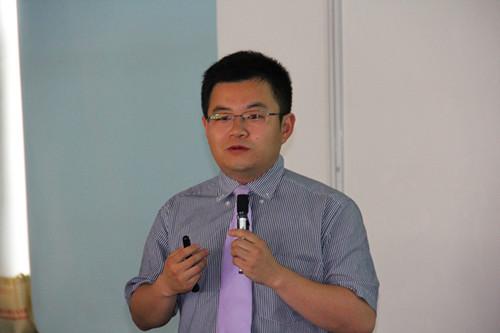 瑞士洛桑联邦理工学院乔亮博士到长春应化所进行学术交流