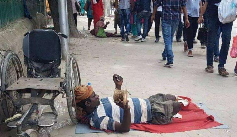 在尼泊尔遇到"圣人"或乞讨者时,最好直接避开!很多人吃过亏