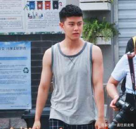 任嘉伦的肌肉这么发达,实力演绎什么是穿衣服显瘦,脱衣服有肉!