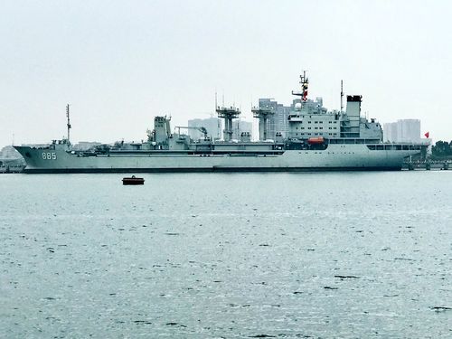 舷号885是中国海军补给舰