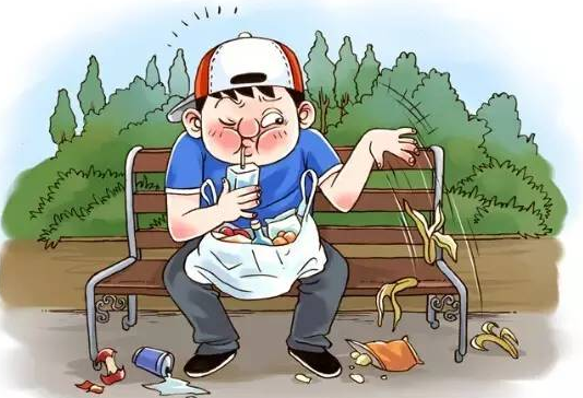 比如,有的游客 随手乱丢垃圾,果壳