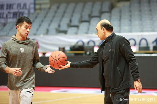 24岁阿尔斯兰申请退役!能否和父亲阿的江