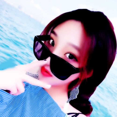 戴墨镜的蓝色恋人_情侣头像一男一女图片_扣扣居