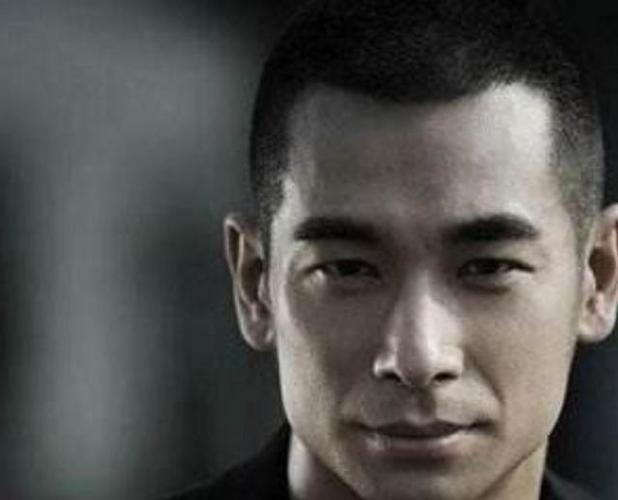 面相识人术:粗浓眉毛运势